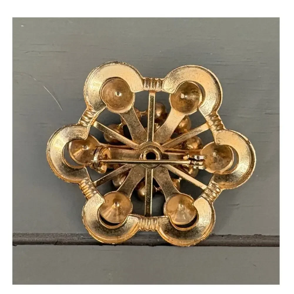 Vintage Gold-Tone Floral Rhinestone Brooch | Mid-Century Statement Pin